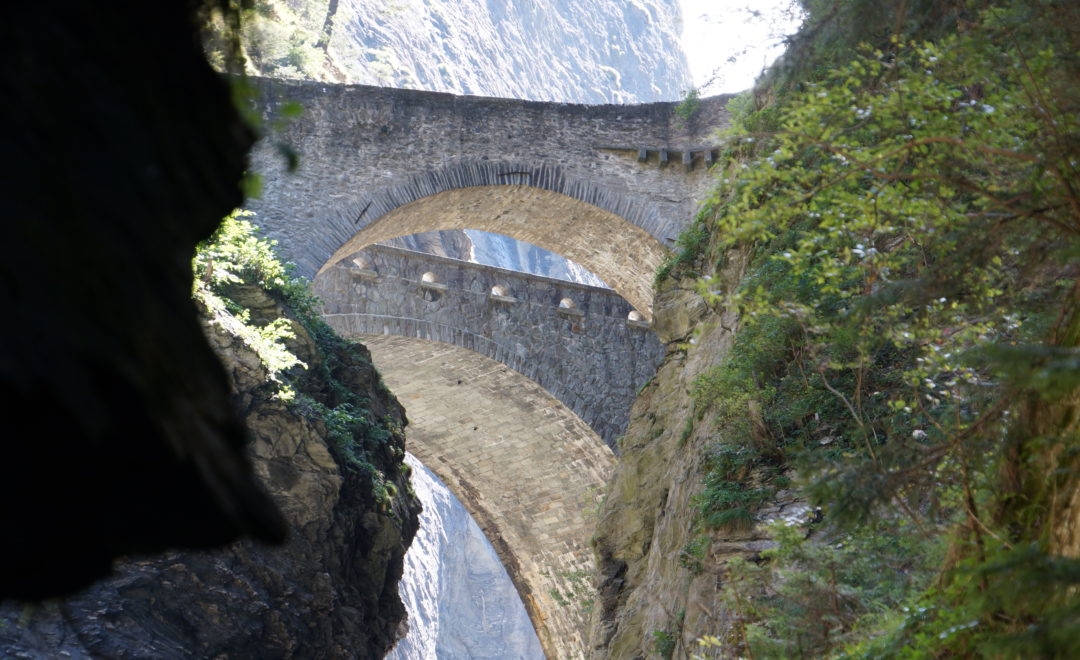 Historische Brücken über der Viamala